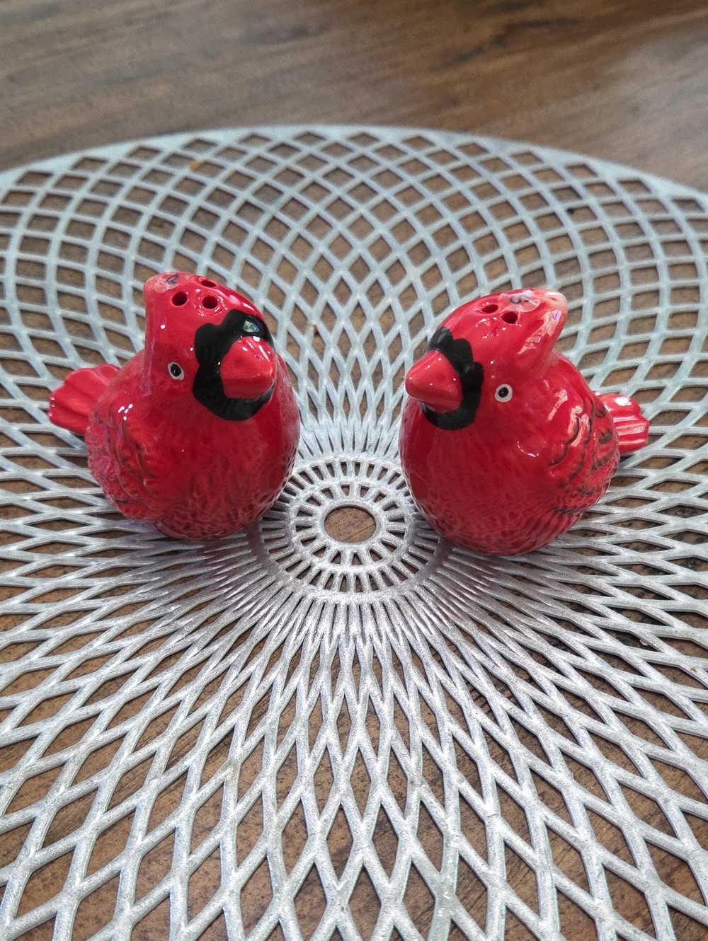 Red Cardinal Bird Salt and Pepper Shakers - Decorative Ceramic Set